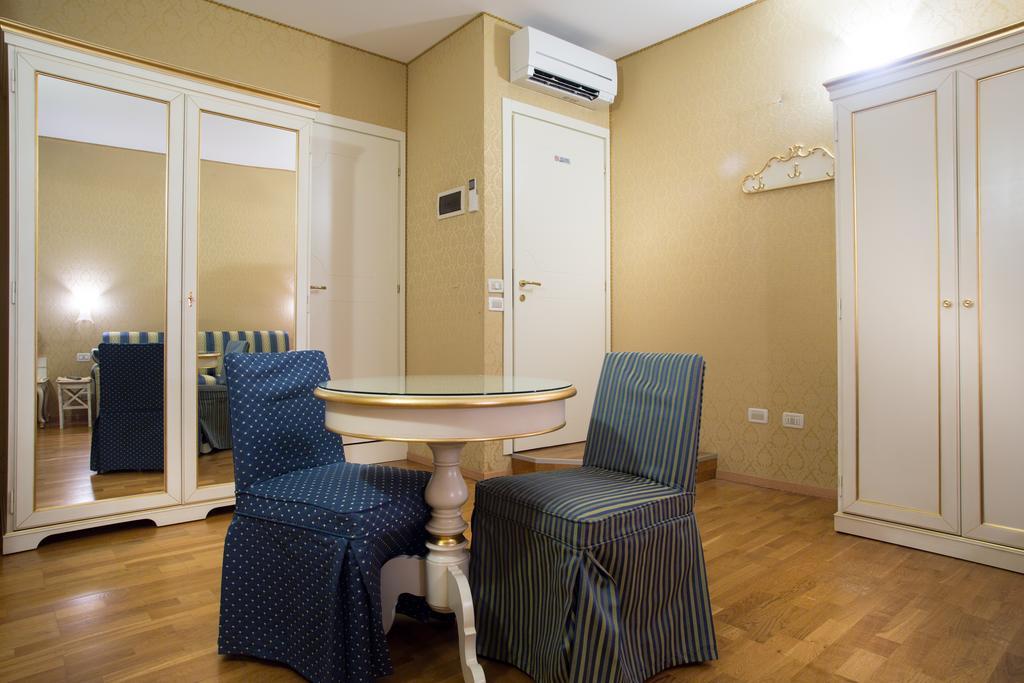 Residenza Nobile - Locazione Turistica Hotel Veneţia Exterior foto
