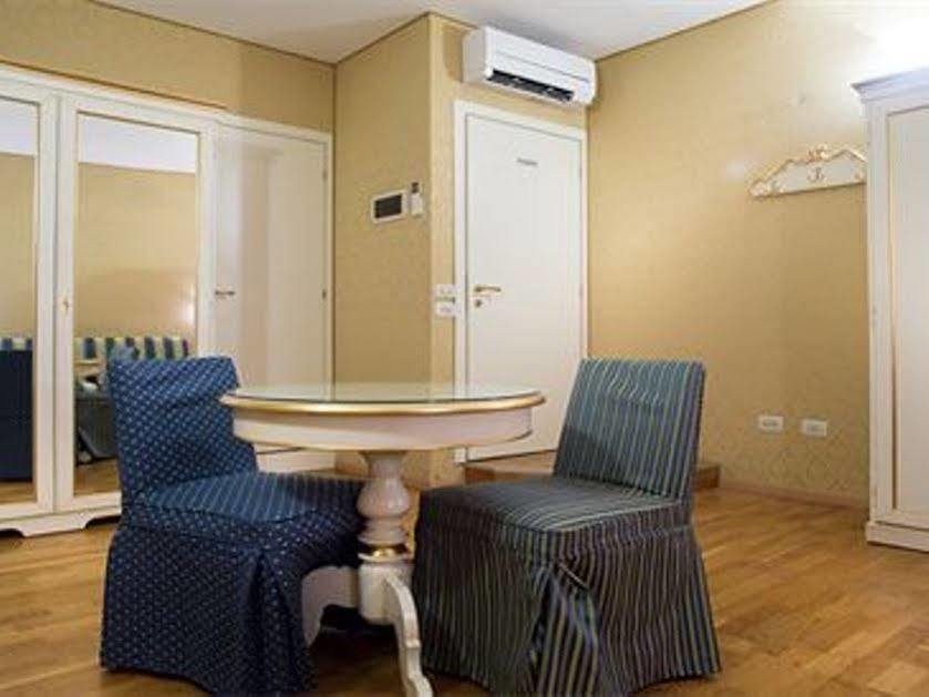 Residenza Nobile - Locazione Turistica Hotel Veneţia Exterior foto