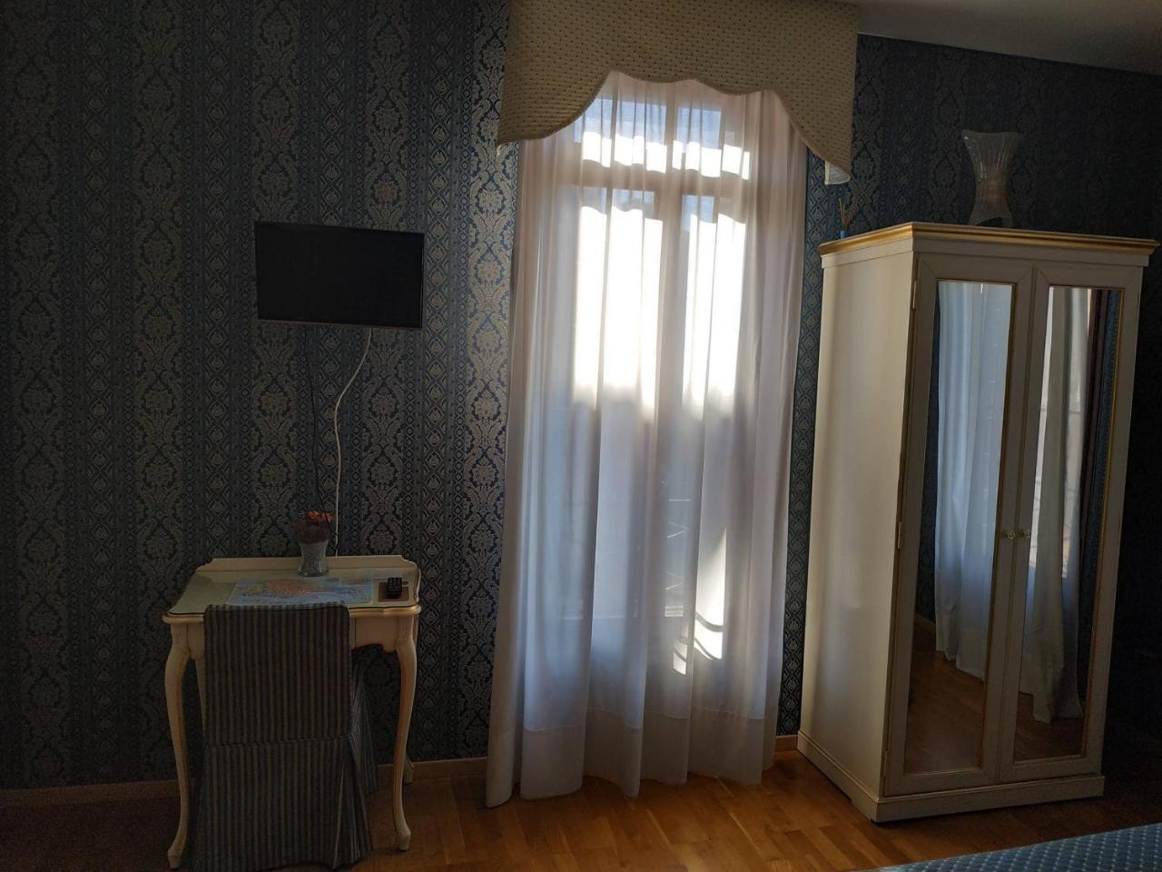 Residenza Nobile - Locazione Turistica Hotel Veneţia Exterior foto