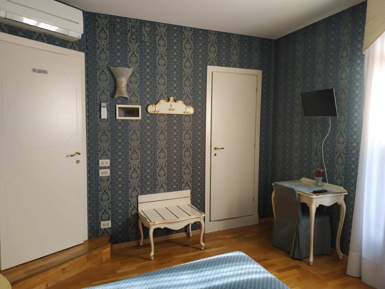Residenza Nobile - Locazione Turistica Hotel Veneţia Exterior foto